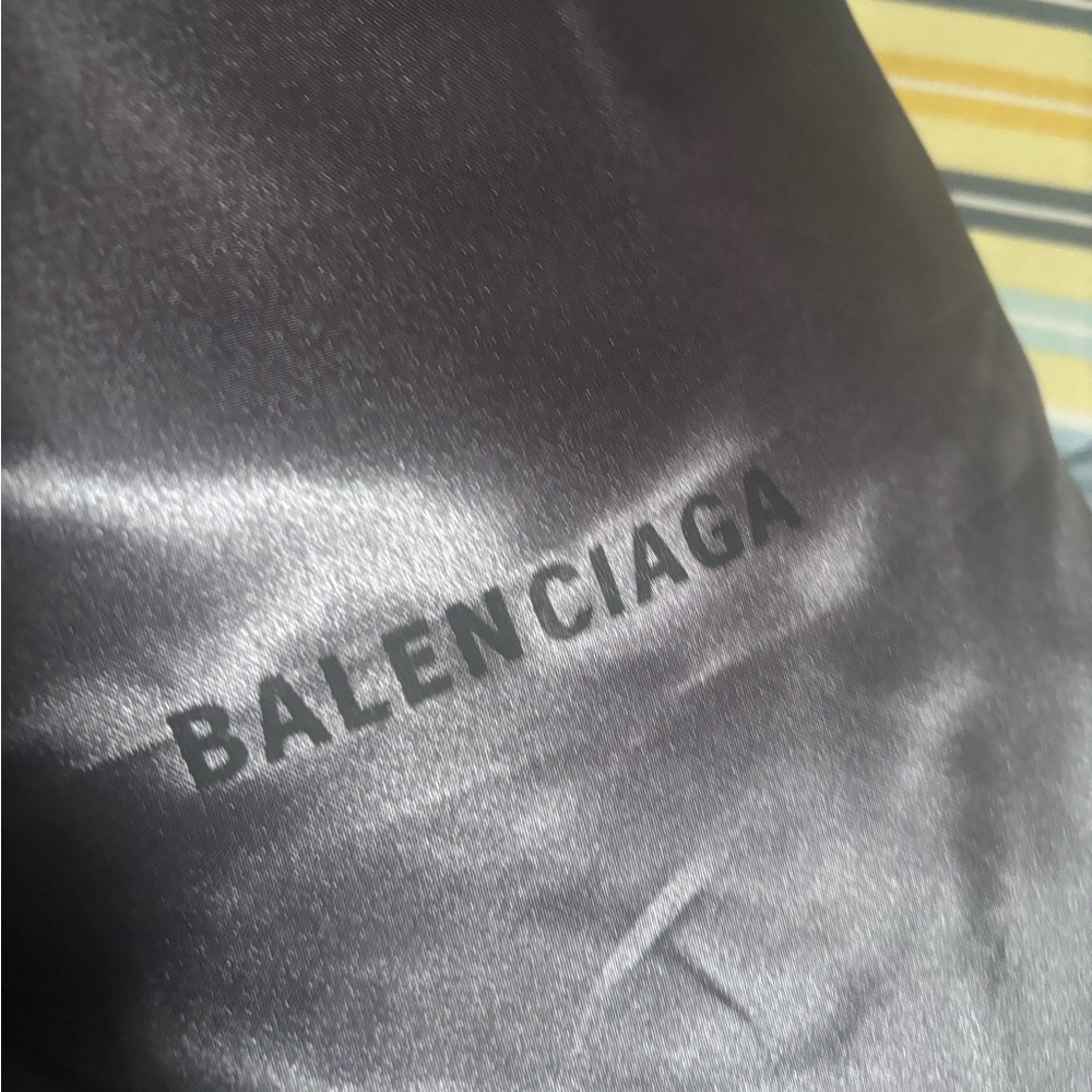 Balenciaga Pink Textured Slides - Picture 4 of 5